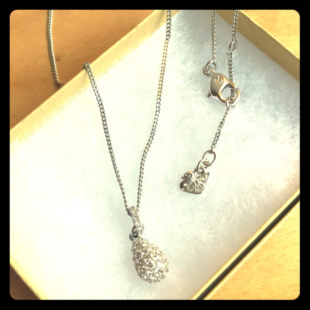 Swarovski tear drop design pendant necklace